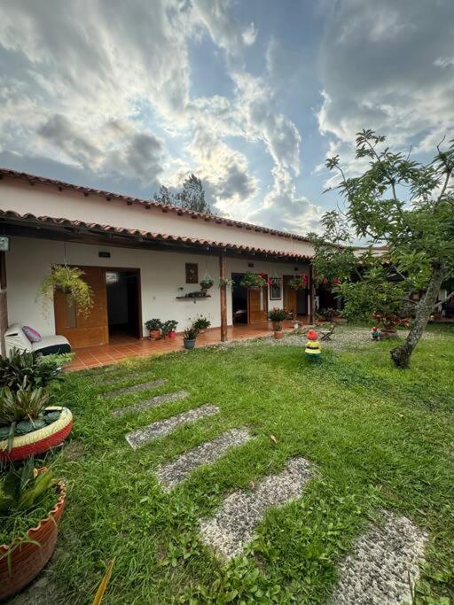 Hermosa Cabana Campestre En Chinacota Vila Exterior foto